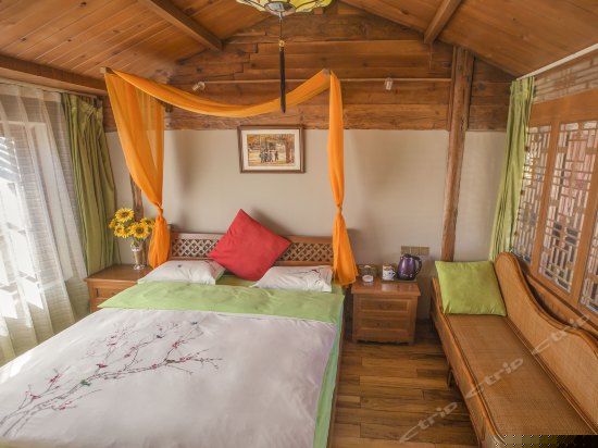 阳光大床房（簪花)