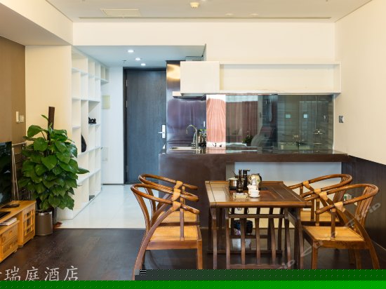 温馨市景大床房