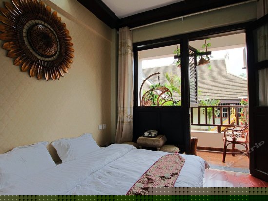 泰式休闲榻榻米大床房