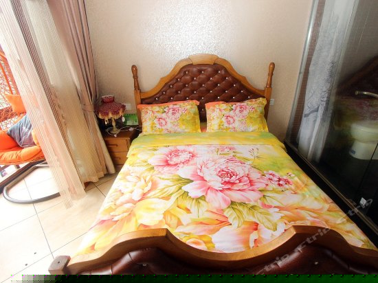 临江阳台大床房