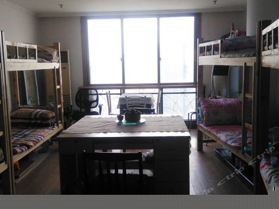 女生十人房（床位）