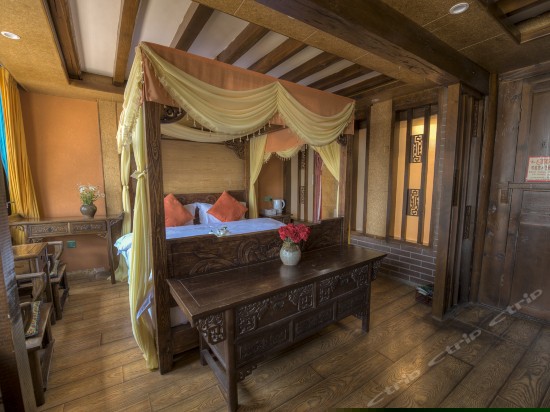 街景古典大床房