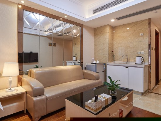 豪华商务大床房