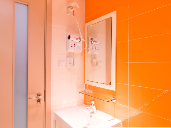 温馨套间双床房