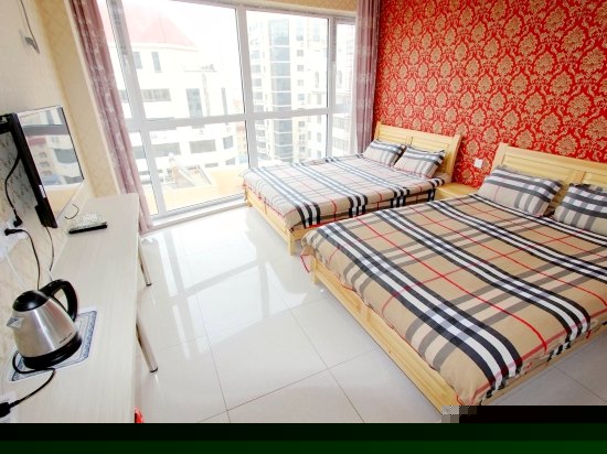 落地窗观景家庭四人间