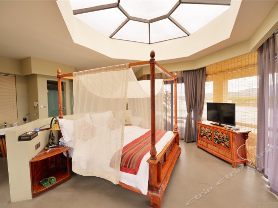 湖畔雪山豪华房