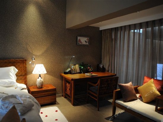 豪华特色泡池房