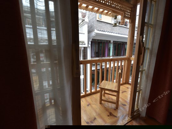 b栋, 金色仰望大床房b