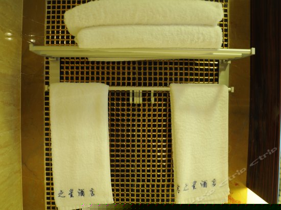 时尚江景大床房