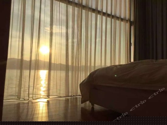 亲水海景大床房