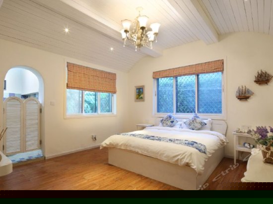 纷彩世界大床房