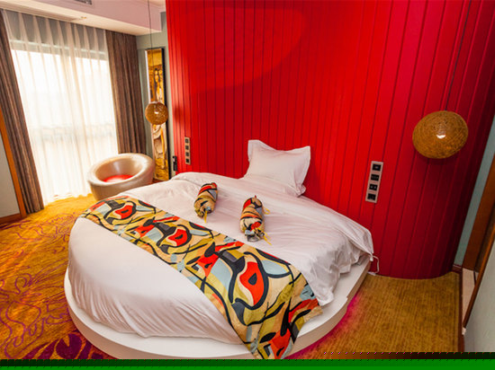 风情圆床房