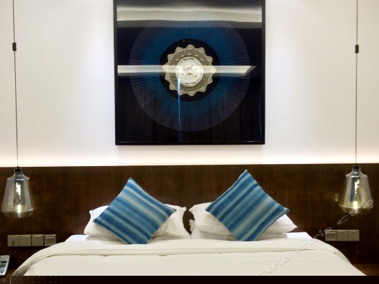 至尊蜜月海景大床房