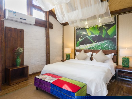 花月夜东南亚大床房