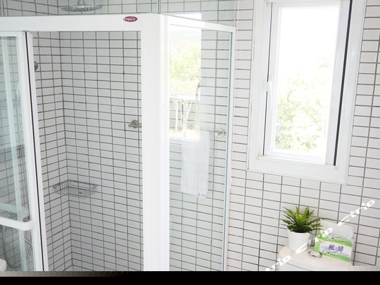 摩登工业四人房