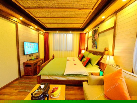 花园浪漫大床房