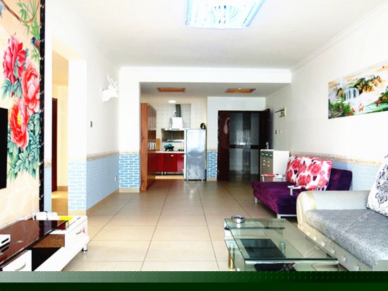 28 楼阳台海景豪华套房三卧室二卫