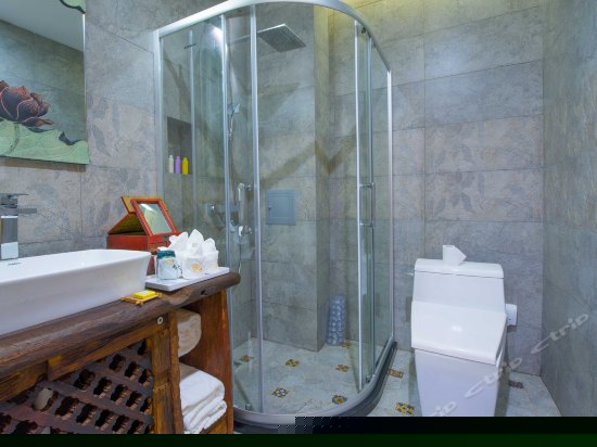 榻榻米侧海景标准房