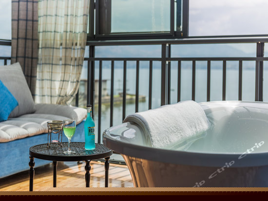 豪华海景大床房