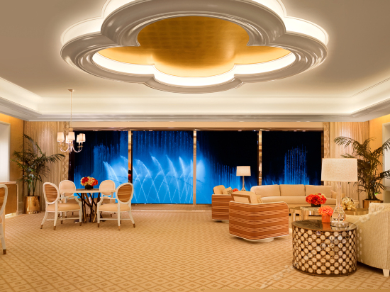 表演湖景尊贵套房