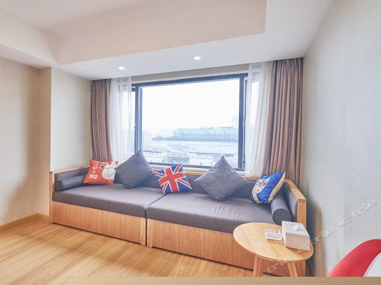 西子景象大床房