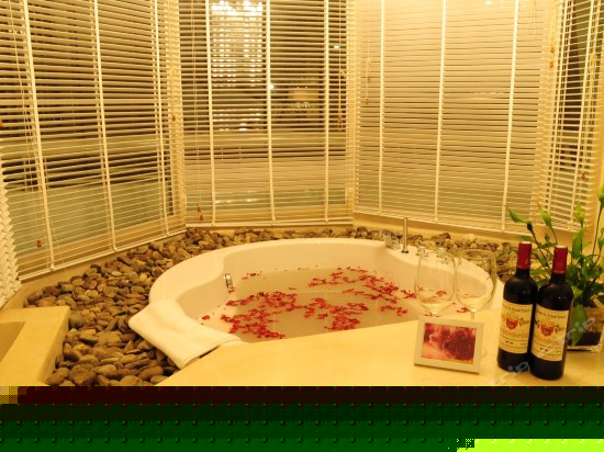 无限豪华海景套房302号房