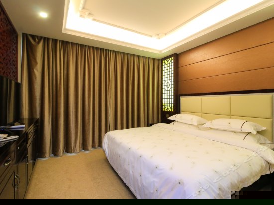 豪华大床房