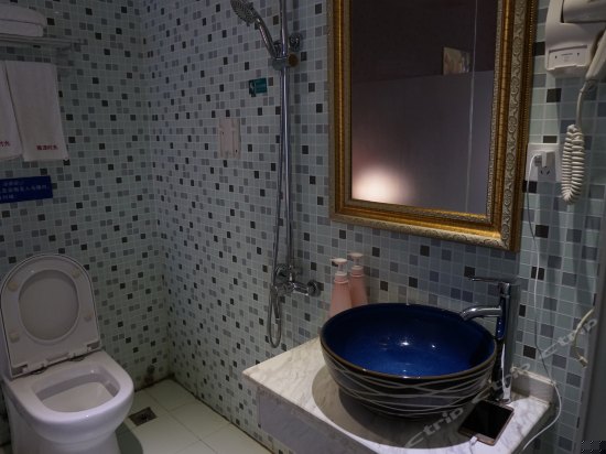 山景阳台大床房