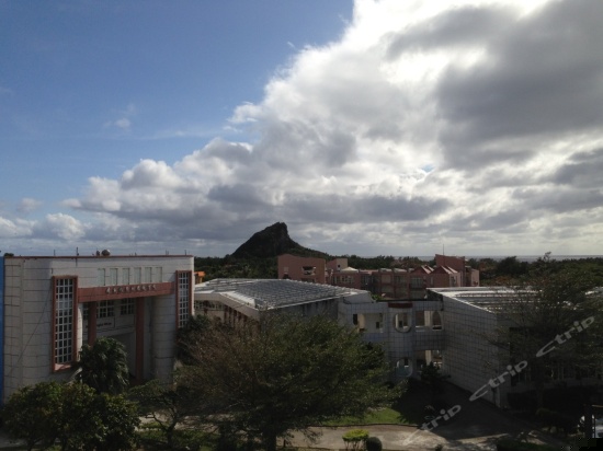 市景阳台四人房