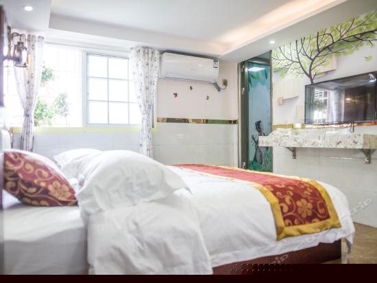 园林美景大床房