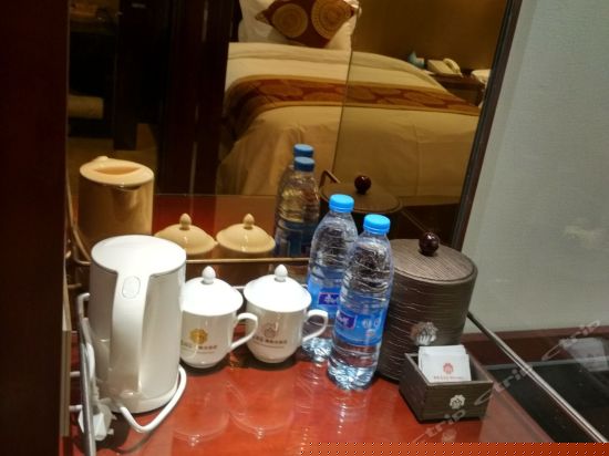 标准双床房（无窗）