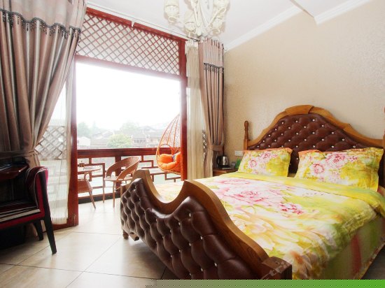 临江阳台大床房