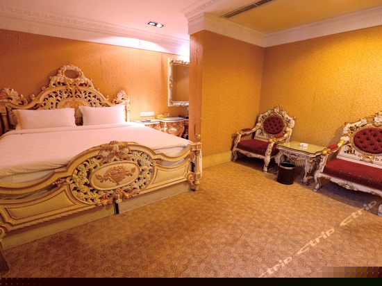 标准大床房(卢浮宫)