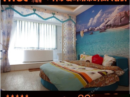 罗马主题大床临江浴缸房