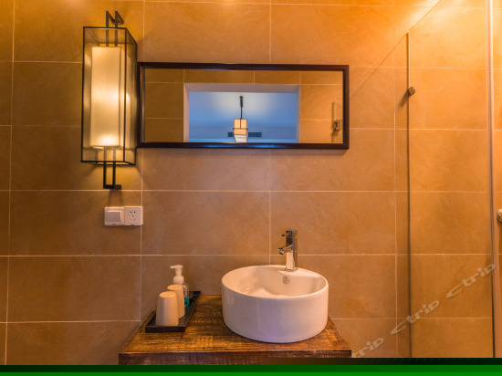 凡尘院景大床房