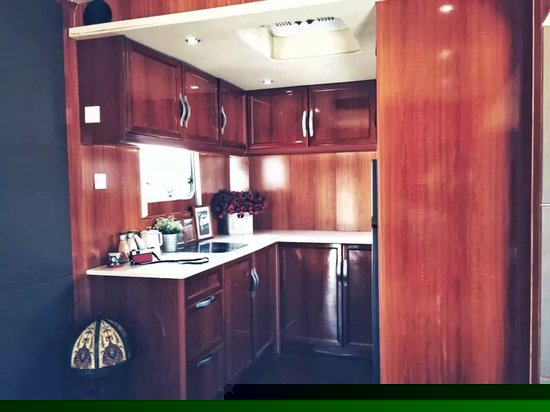 豪华贵族公寓型房车