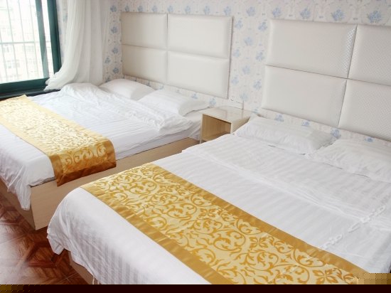 碧海蓝天温馨四人间