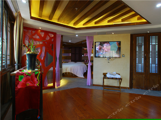 纳西风情蜜月套房