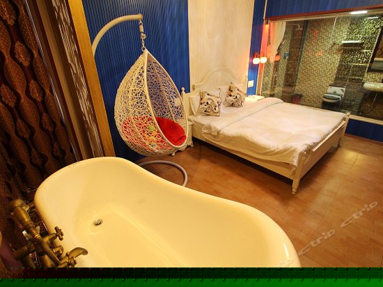 浴缸夫妻房