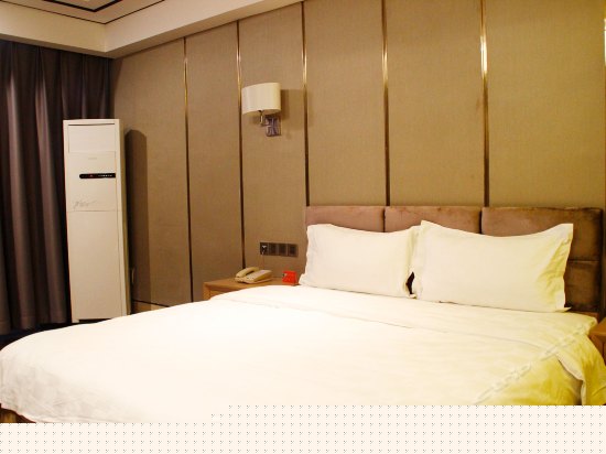 颐嘉酒店大床房