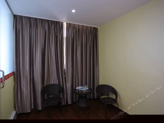 豪华电脑单人房