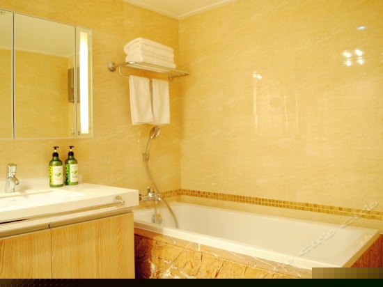 阳光江岸豪华江景套房