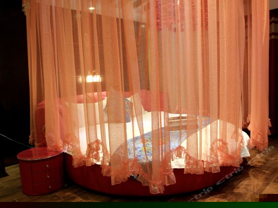 豪华法式电动圆床房