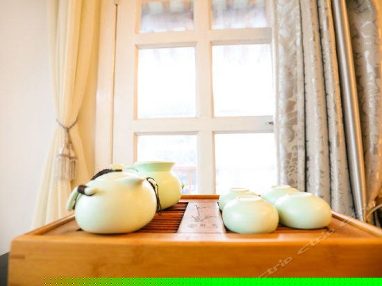 樱花飞扬（带两个私享花园）