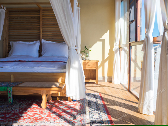 苍山洱海月特级套房