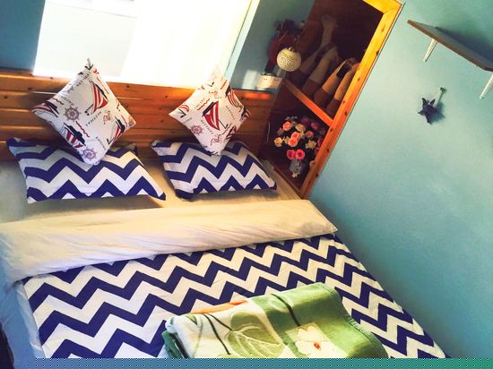 一面湖水大床房