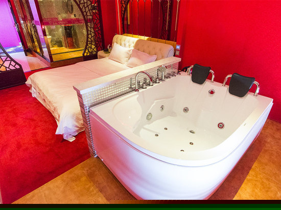 花好月圆影院房