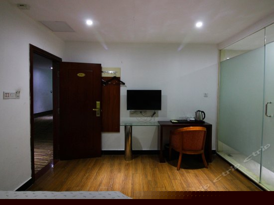 标准双人房（无窗）