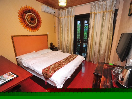 泰式休闲榻榻米大床房