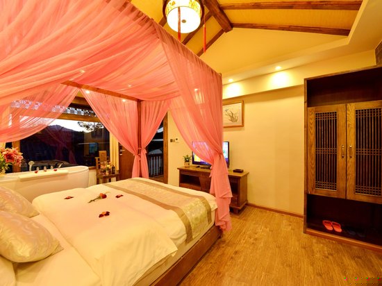 豪华观景浴缸房